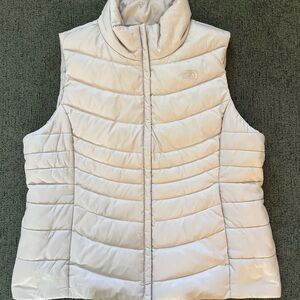The North Face 550 White Puffer Zip Up Women's XXL Vest